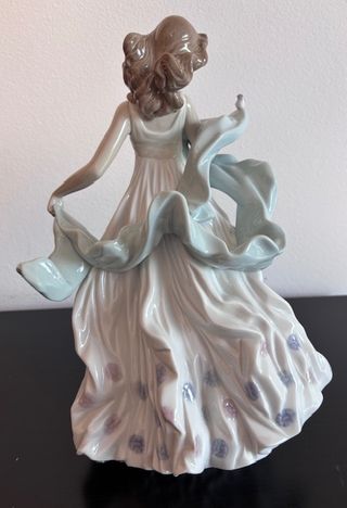Figura porcelana Lladro nueva Dama del Ruiseñor 