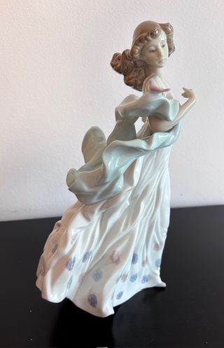 Figura porcelana Lladro nueva Dama del Ruiseñor 
