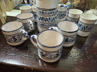 Tazze in ceramica dipinte a mano