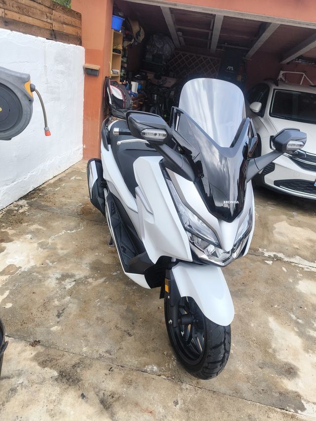 Honda Forza 300 Blanca