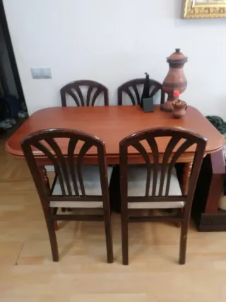 Mesa comedor y 4 sillas madera