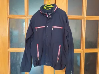 Cazadora azul hombre