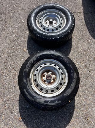 2 Llantas 265/65R17 con Neumático