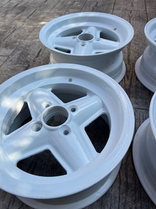 4 Llantas Clásicas Blancas
