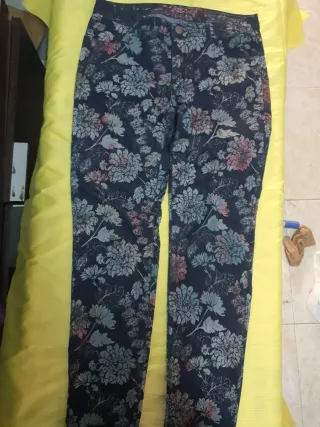 Pantalón Desigual Estampado Floral