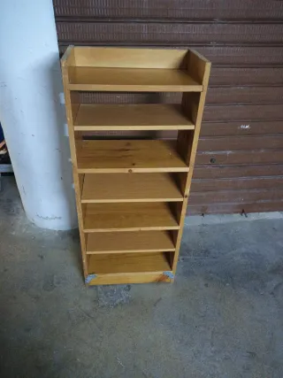 Estantería de madera buena marrón