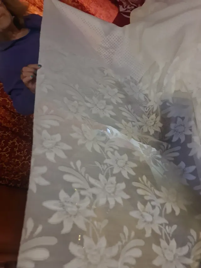 Cortina blanca floral 2.80m x 8.40m