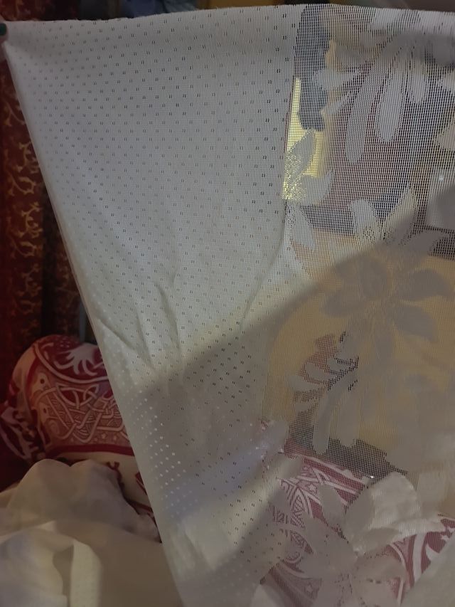 Cortina blanca floral 2.80m x 8.40m