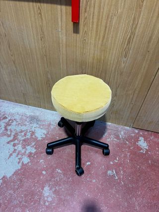 Taburete elevador pana restaurado