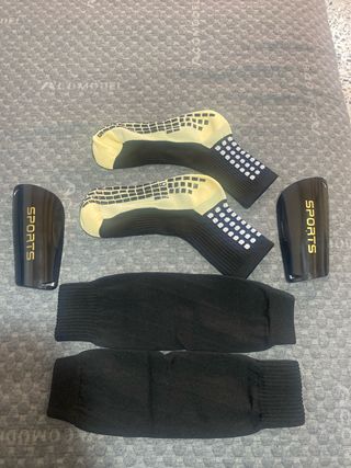 kit deportivo de medias y canilleras