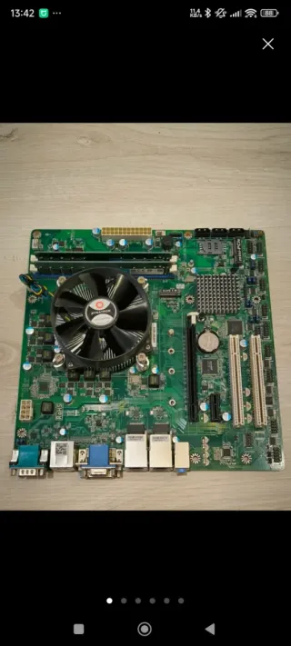 Scheda madre con processore Intel I5 8400