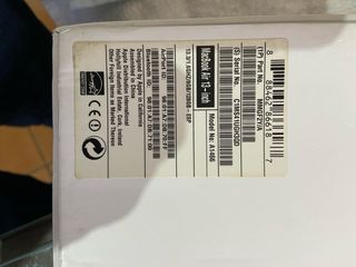 MacBook Air A1466 Plata 
Placa base en mal estado 