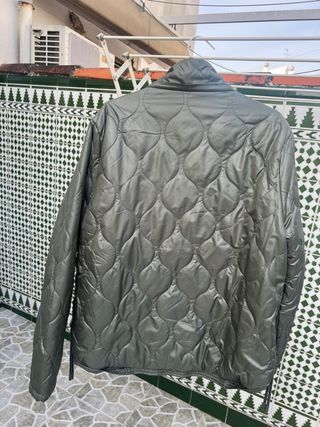 Chaqueta acolchada moderna