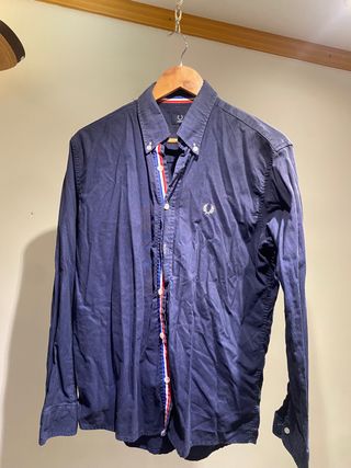 Camisa Fred Perry Azul con Rayas Tricolor