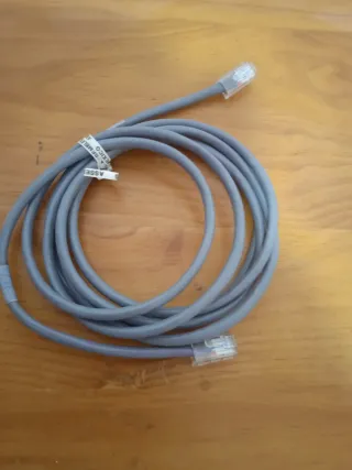 Cable de red Ethernet gris.longitud 2 metros.