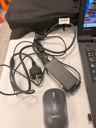 Portátil Lenovo Negro