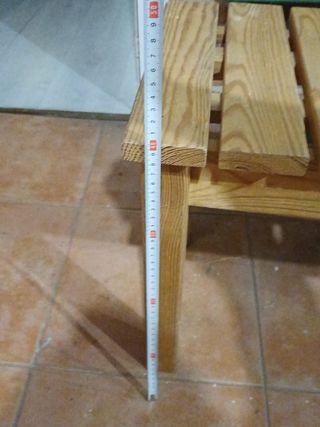 4 Bancos de madera. 10€ cada uno