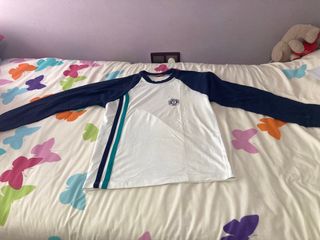 Camiseta manga larga azul y blanca. Talla 16 