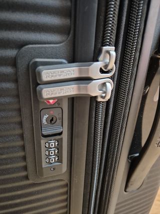 American Tourister Soundbox Spinner M 67cm