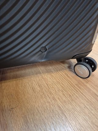 American Tourister Soundbox Spinner M 67cm