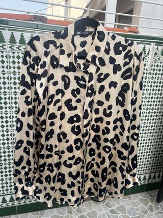 Camisa Zara Animal Print Beige y Negro