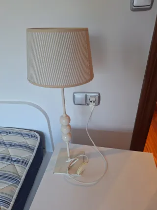 Juego de lámparas beige y blanco
