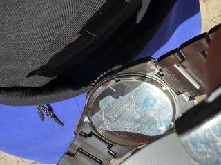 Reloj Guess Plateado y Blanco