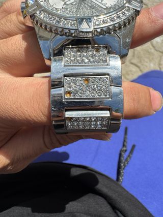 Reloj Guess Plateado y Blanco