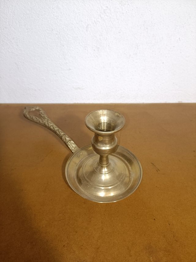 Palmatoria metal dorado con asa