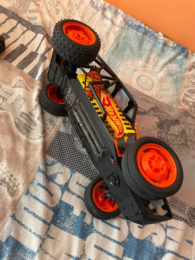 Coche teledirigido Hotwheels Stunt Buggy