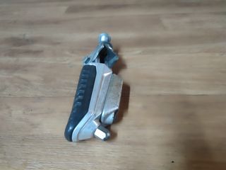 Reposapiés derecho Suzuki GSX650F 2009