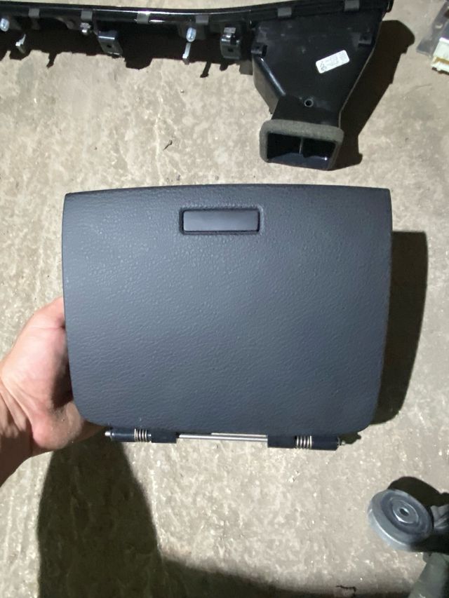 Guantera VW Touareg 2014