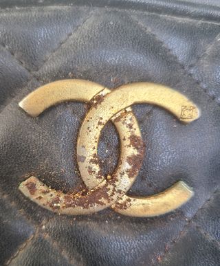 Borsetta Chanel Pelle Nera Logo Oro