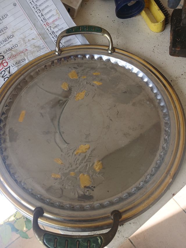 Vassoio rotondo lavorato oro 24kt