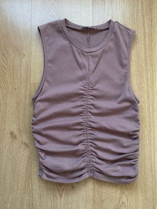Top de hombreras Zara con fruncidos 