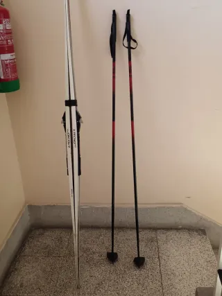 Esquís de fondo Tecno Pro + Bastones
Talla 1,97