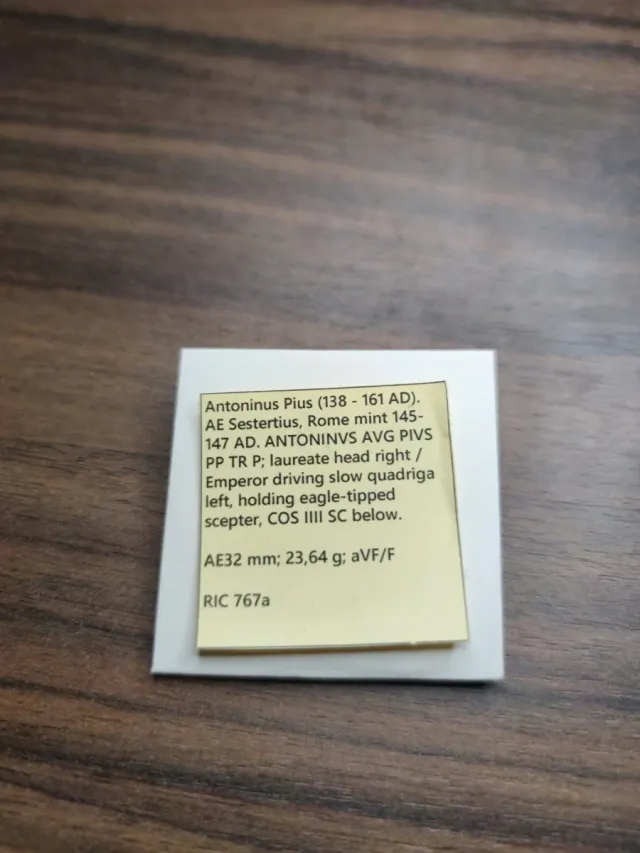 Sestercio Antonio Pío Cuadriga Caballos