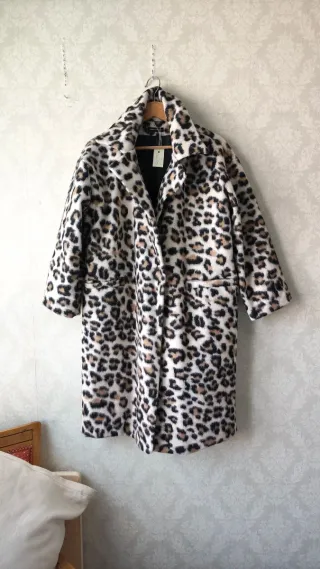 Abrigo estampado animal print