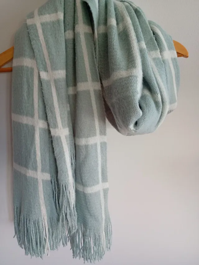 Bufanda de cuadros azul y blanco