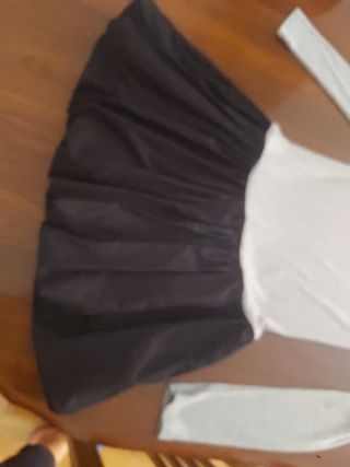 Camiseta abullonada gris y negra Talla M