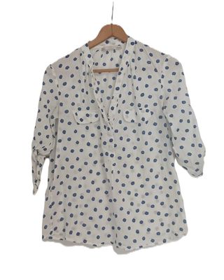 Blusa Sfera lunares azules blanca