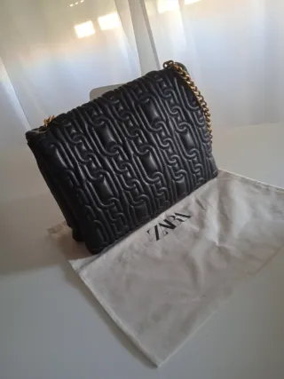 Bolso Zara Negro Acolchado Cadena Dorada