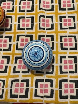 Caja cerámica pintada a mano azul