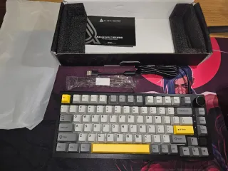 Teclado nuevo + regalo Ajazz AK820PRO