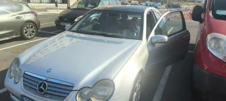 Mercedes-Benz Clase C 2001para reparar
