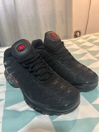 Nike TN Air Max Plus Negras Rojas