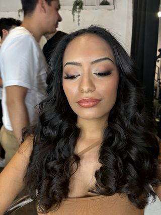 Maquilladora y Peluquera