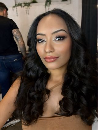 Maquilladora y Peluquera