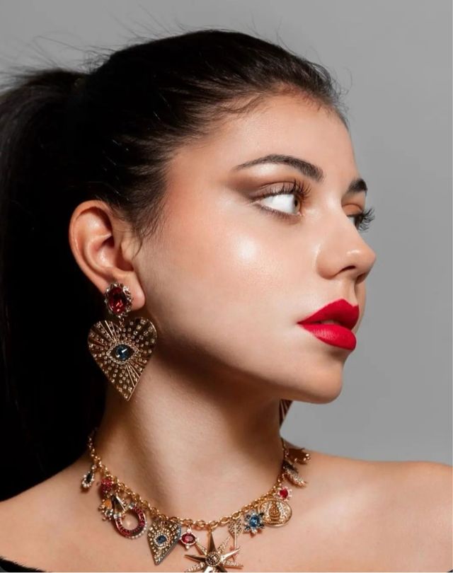 Maquilladora y Peluquera