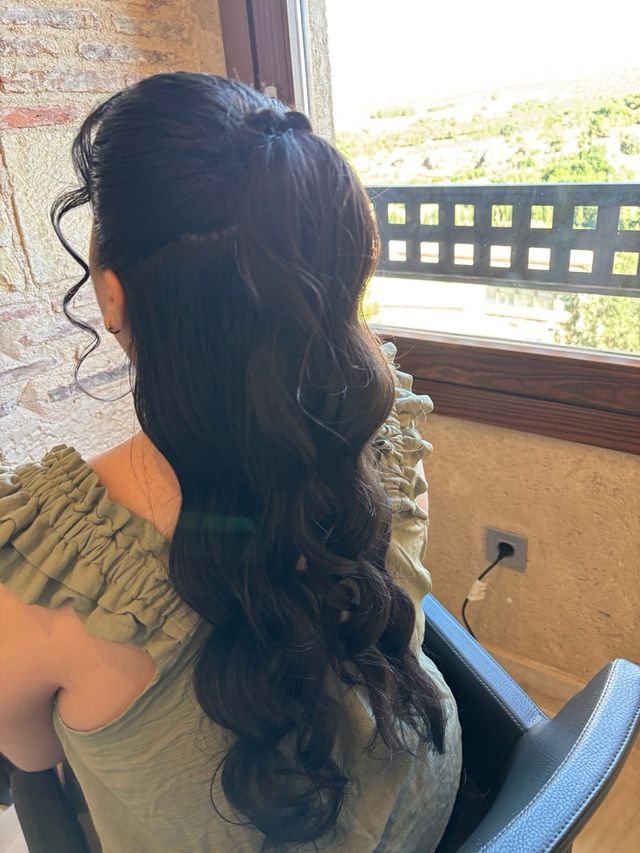 Maquilladora y Peluquera